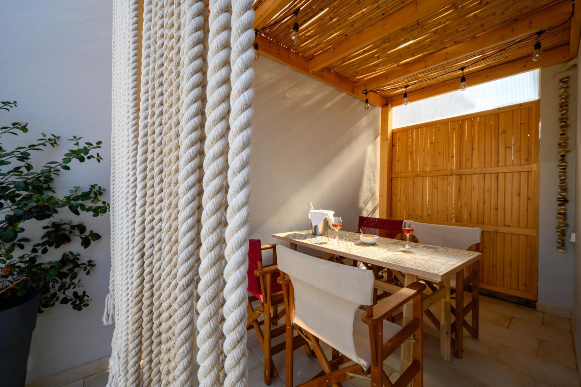 Vicanti Luxury Apartments Pylos Exterior photo