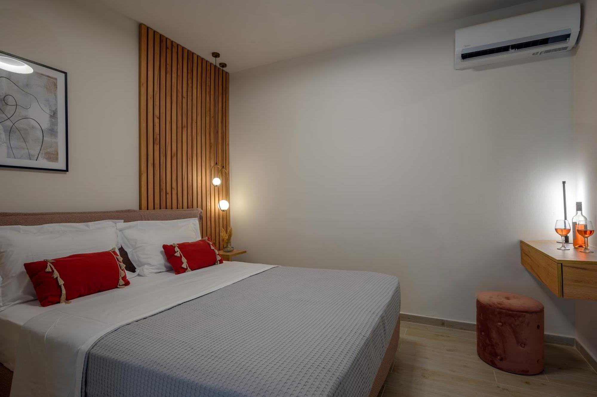 Vicanti Luxury Apartments Pylos Exterior photo